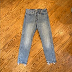 Levi's Women's Light Blue Ankle Wedgie Fit Jeans